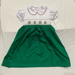 Lulu Bebe Green And White Christmas Dress Christmas Trees Ribbon Size 7. NWT